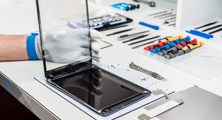 Tamir tezgâhında tablet ekran değişimi